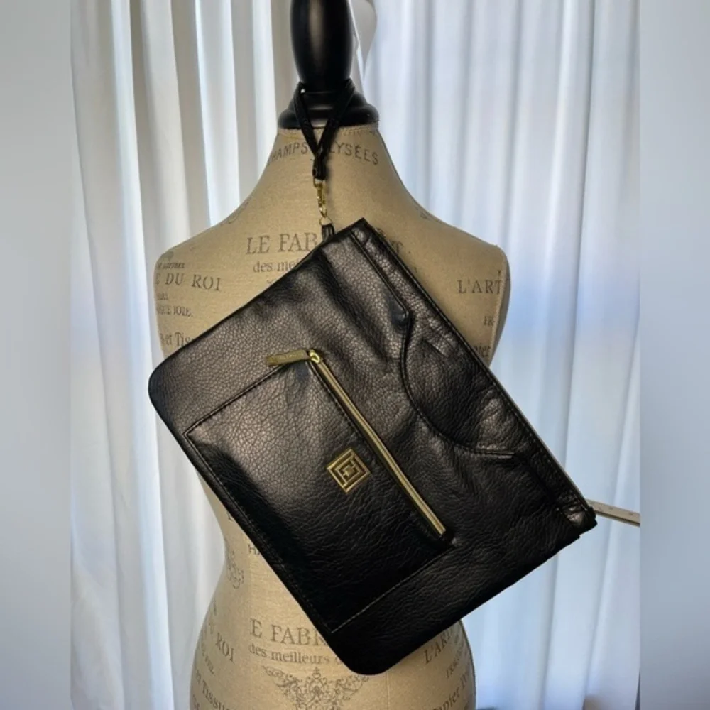 Large Liz Claiborne Black Leather Wristlet With Phone Charger